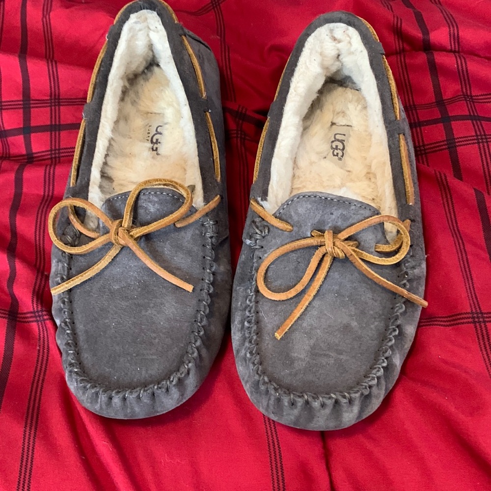 Ugg Dakota slippers woman’s 7 pewter